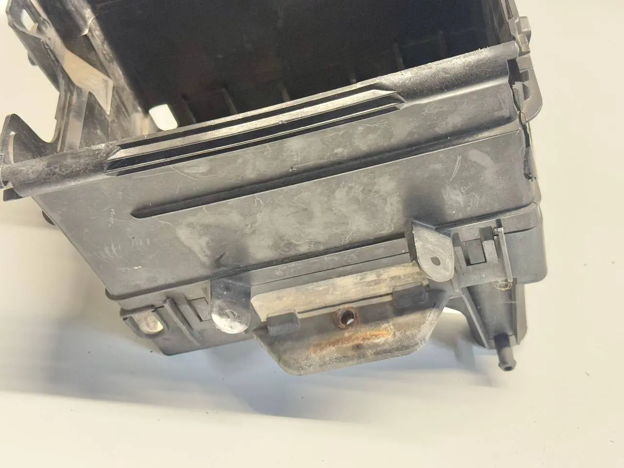 Batteriehalter Batteriekasten Polo 9N1 1,2L 2002 VW Polo 9N1 1,2L 2002 6Q0915419