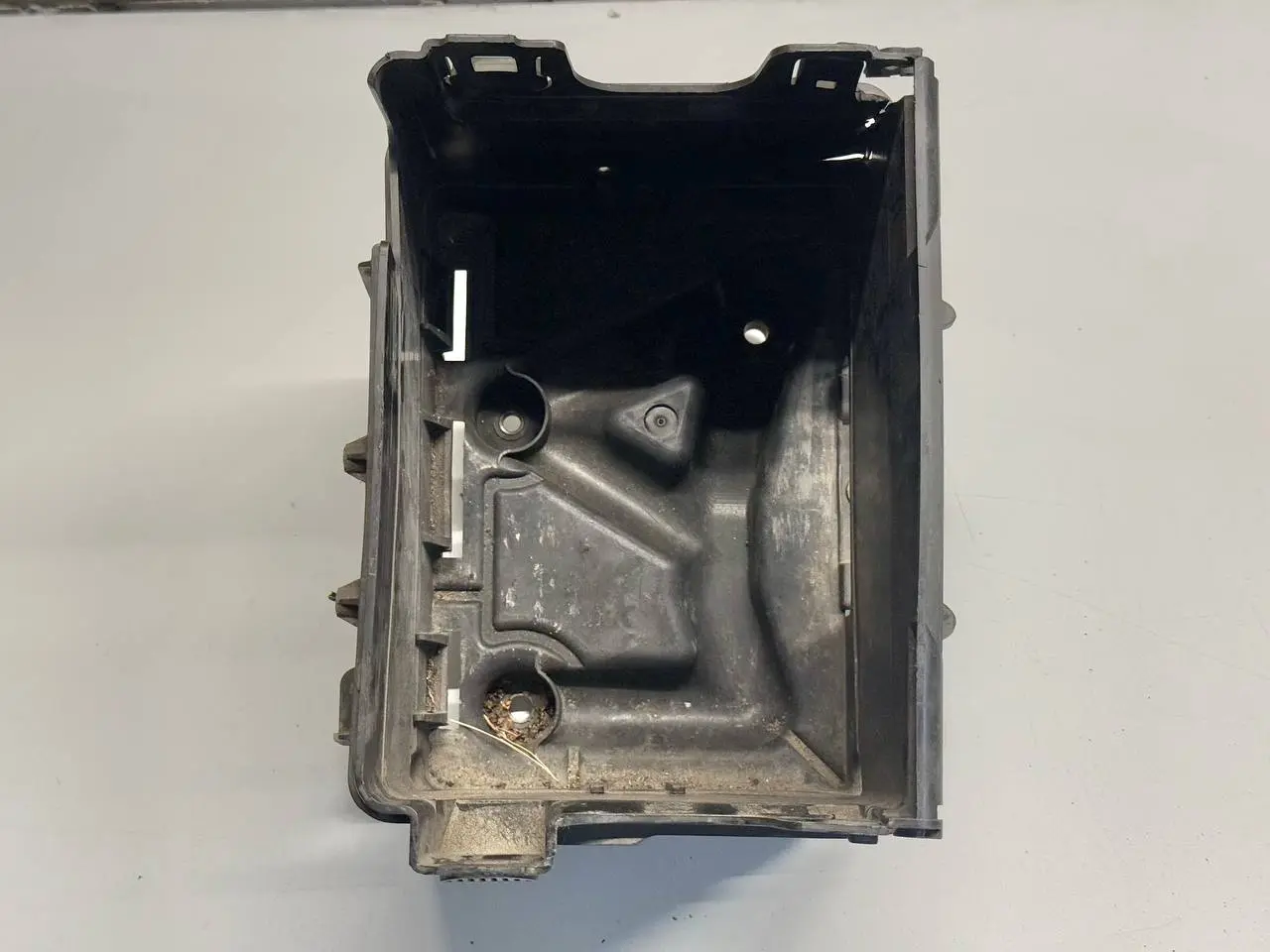 Batteriehalter Batteriekasten Polo 9N1 1,2L 2002 VW Polo 9N1 1,2L 2002 6Q0915419