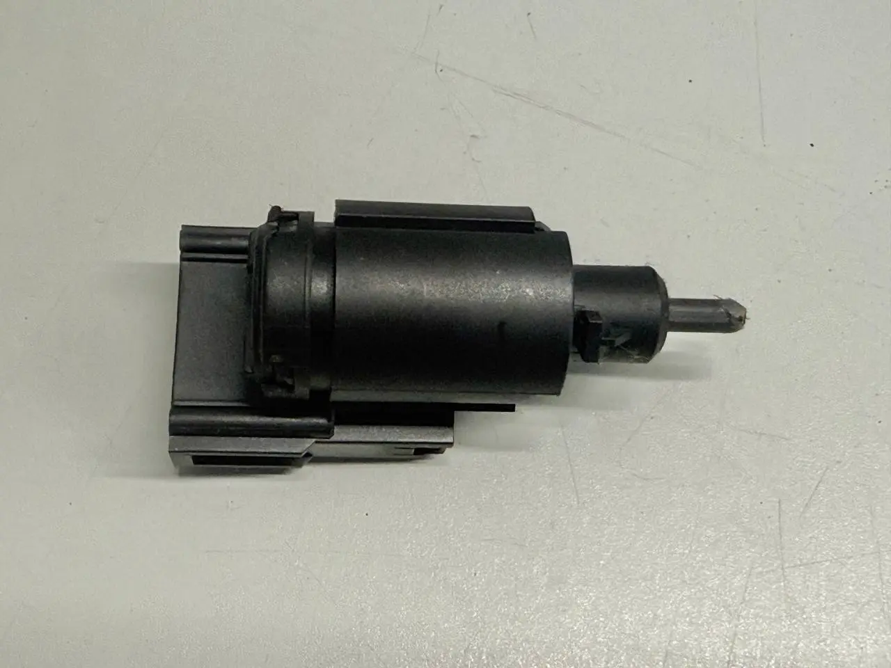 Bremslichtschalter Stellmotor Sensor für Golf 4 Golf 4 1,4 1J1 1998 1J0945511B
