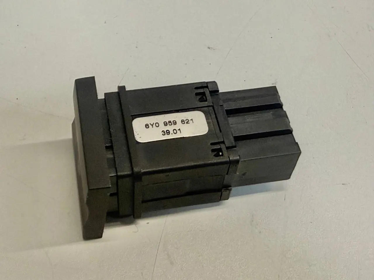 Schalter Heckscheibenheizung SKODA Fabia 6Y Kombi 6Y0959621