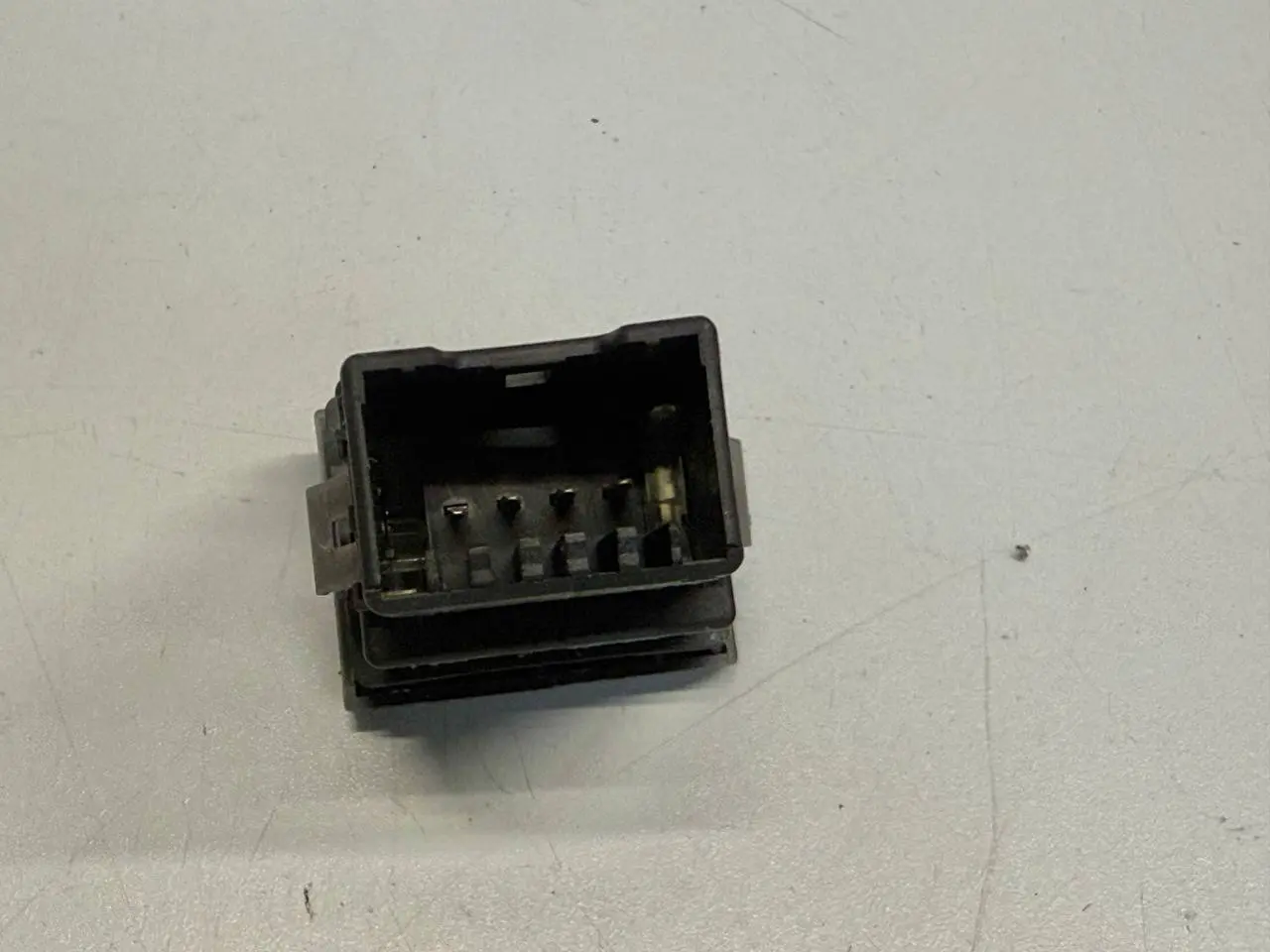 Sitzheizungsschalter vorne rechts SKODA Fabia 6Y Kombi 6Y0953564A