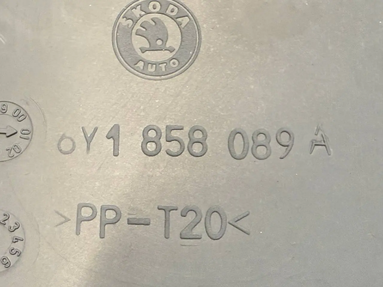 Mittelkonsole Verkleidung Radioblende SKODA Fabia 6Y5 1.4 2001 Kombi 6Y1858089A