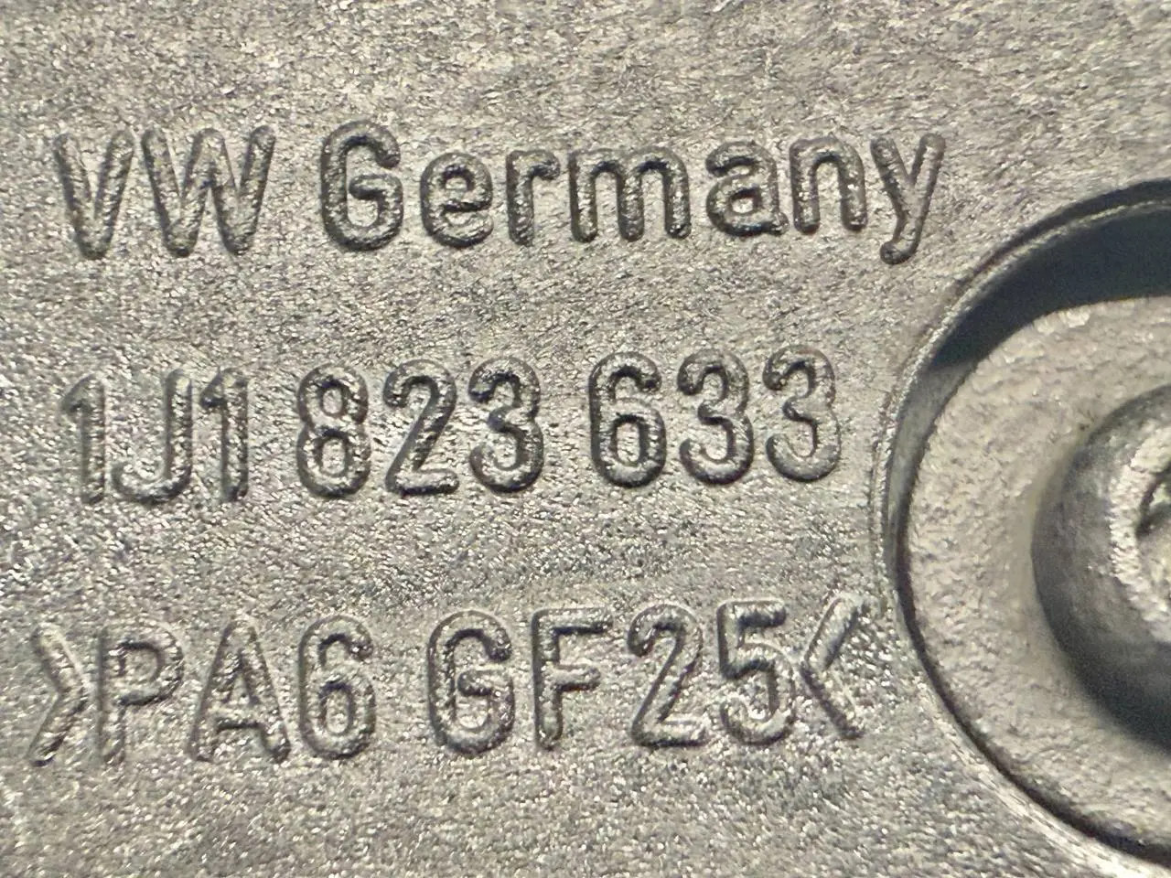 Motorhauben Öffner Hebel Innengriff für Golf 4 VW Polo 9N1 1,2L 2002 1J1823633