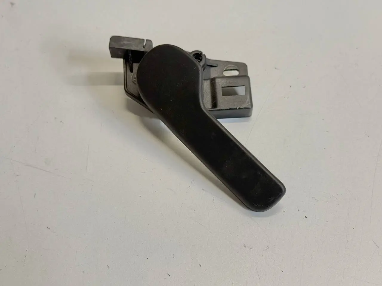 Motorhauben Öffner Hebel Innengriff für Golf 4 VW Polo 9N1 1,2L 2002 1J1823633