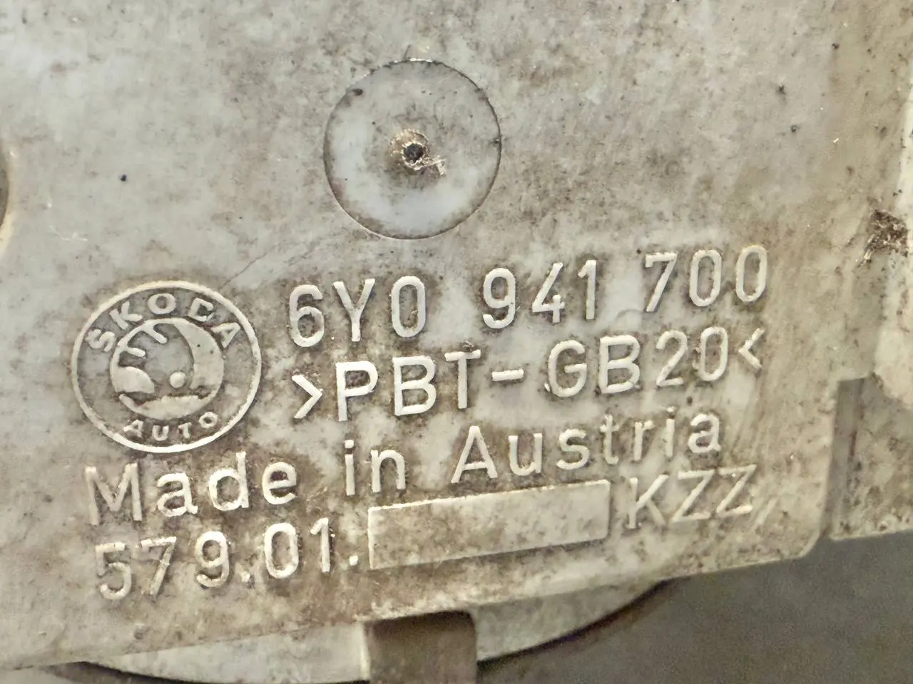 Stoßstange vorn Frontschürze Stossfänger SKODA Fabia 6Y5 6Y0807221