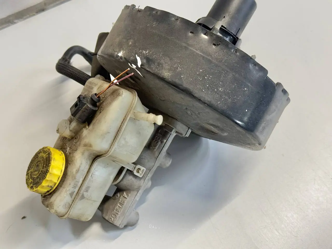Bremskraftverstaerker Hauptbremszylinder Polo VW Polo 9N1 1,2L 2002 6Q1614105N