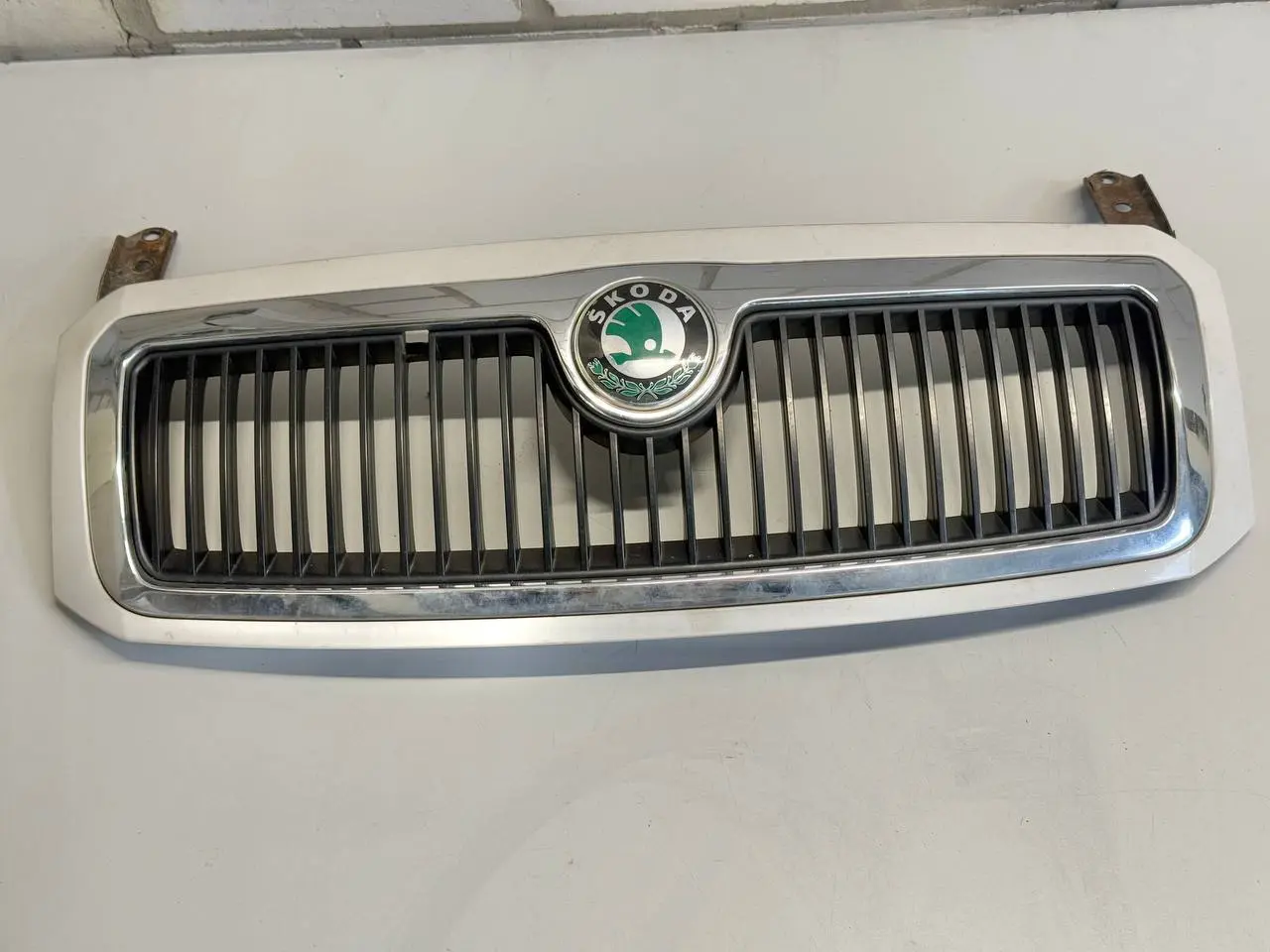 Kühlergrill Frontgrill Grill für Skoda Fabia 6Y 6Y0853668