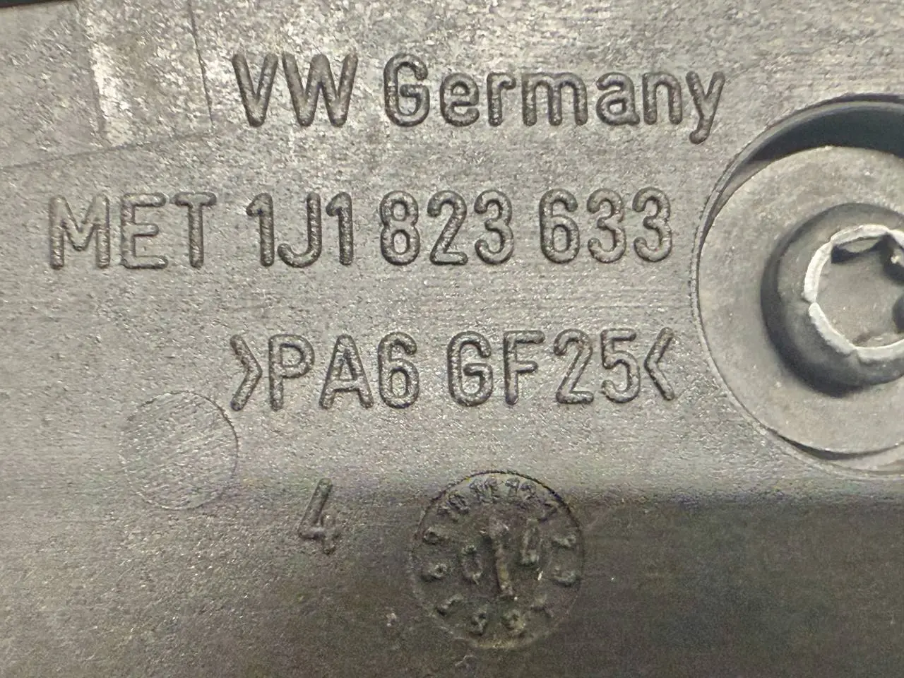 Innengriff für Motorhaube Öffnerhebel Golf 4 VW Golf 4 1,6 1J1 2000 1J1823633