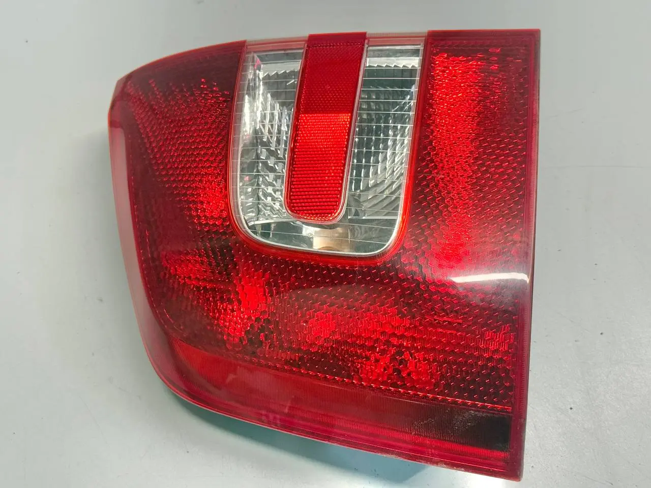 Heckleuchte links + Lampenträger für Skoda Octavia 1Z Kombi 1Z9945257