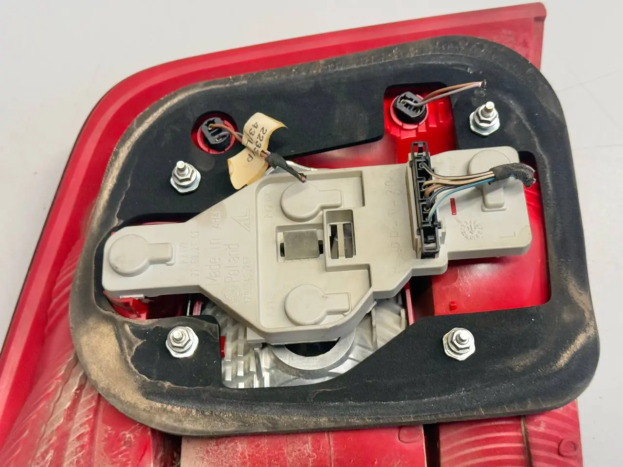 Heckleuchte links + Lampenträger für Skoda Octavia 1Z Kombi 1Z9945257