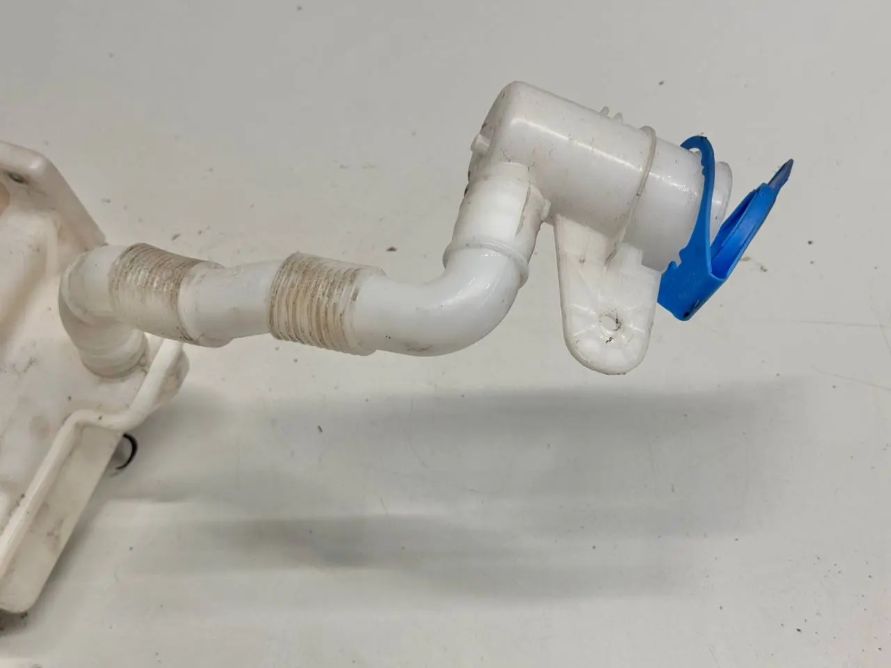 Scheibenwaschbehälter Wischwasserbehälter für Golf5 VW Golf5 1K1 1.4L 1K0955453