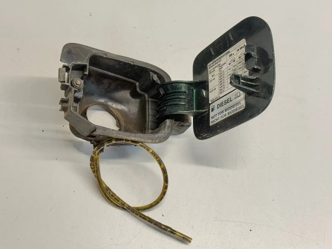 Tankklappe Tankdeckel Verschluss SKODA Octavia 1Z5 1,9 TDI 2004 Kombi 1Z9809857