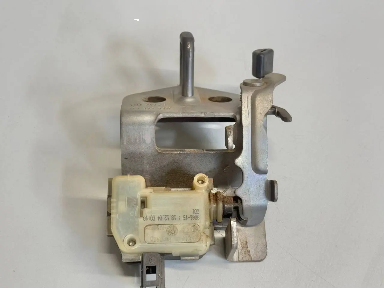 Heckklappenschloss Schloss Tuerverriegelung Stellmotor Octavia 1Z9827511C