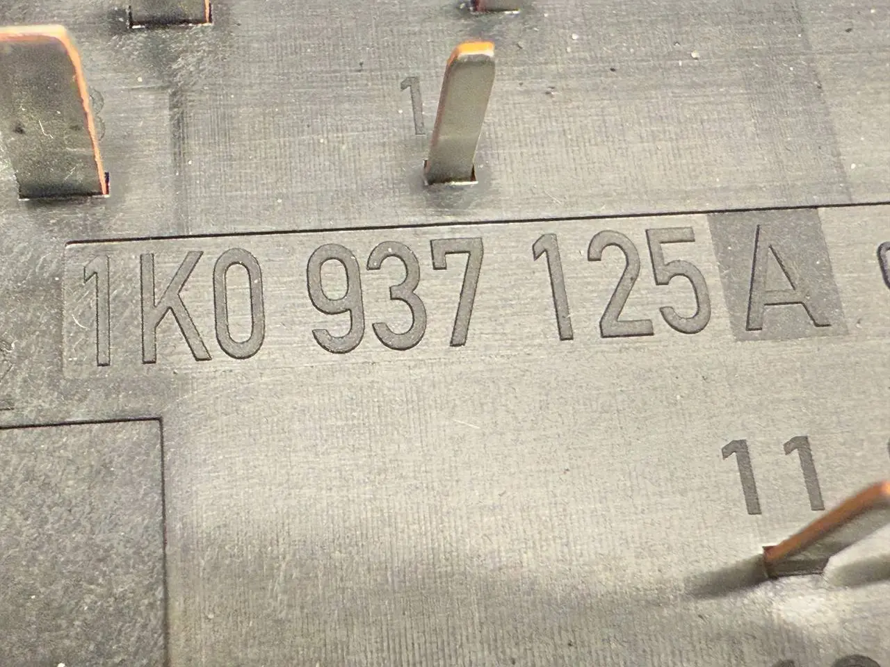 Sicherungskasten Zentralelektrik Relaishalter für VW Golf5 1K1 1.4L 1K0937125A