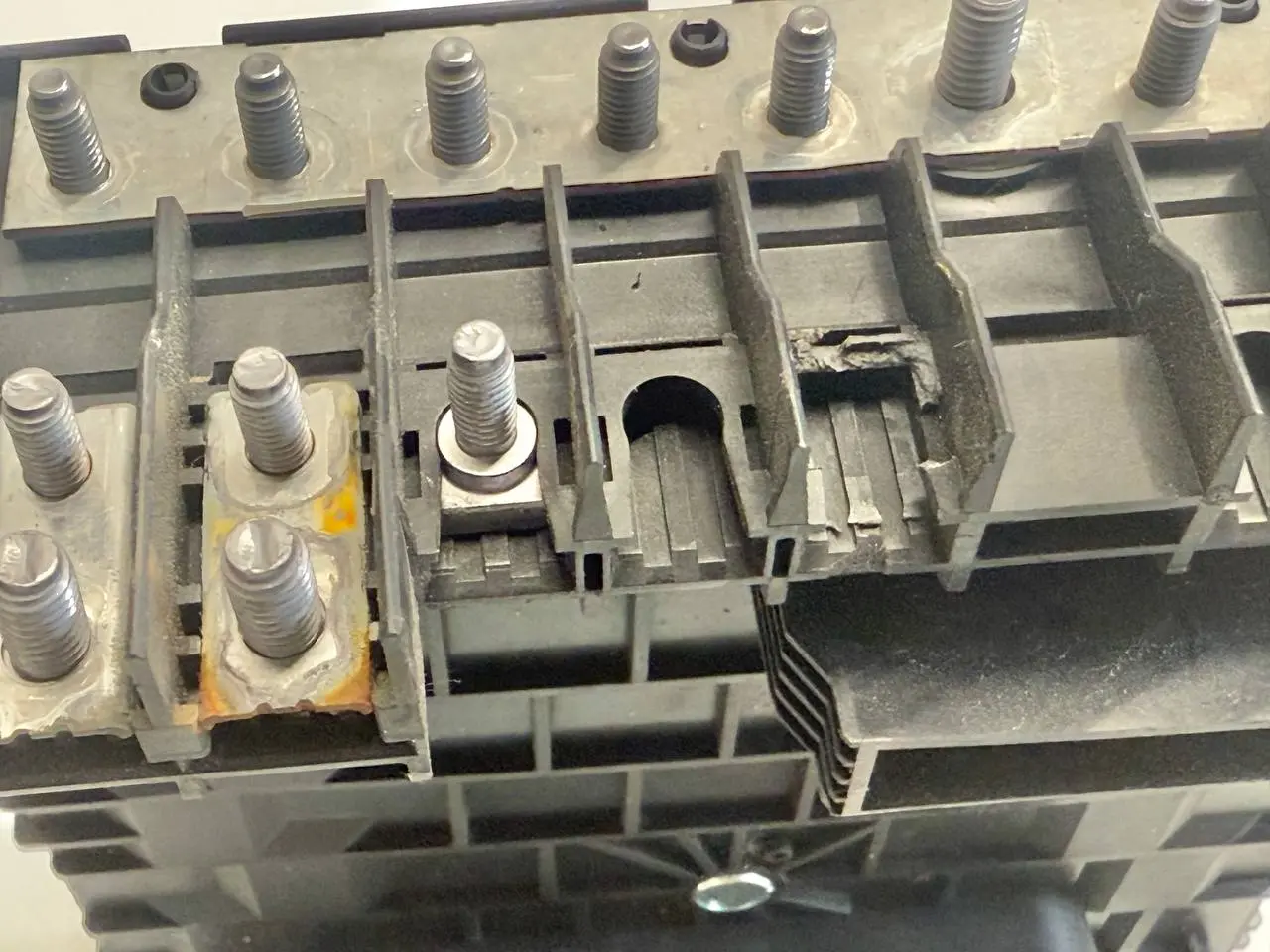 Sicherungskasten Zentralelektrik Relaishalter für VW Golf5 1K1 1.4L 1K0937125A