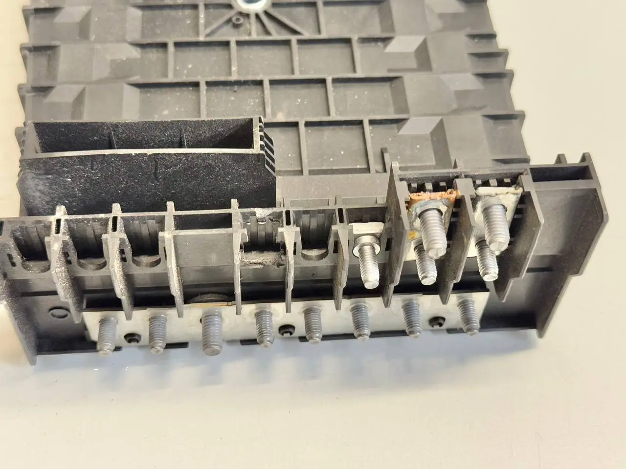 Sicherungskasten Zentralelektrik Relaishalter für VW Golf5 1K1 1.4L 1K0937125A