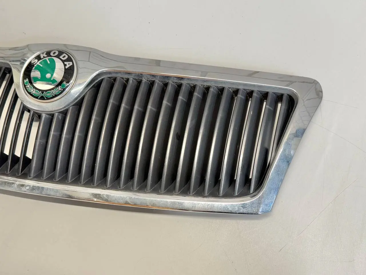 Kühlergrill Frontgrill für SKODA Octavia II 1Z 09-13 1Z0853668A