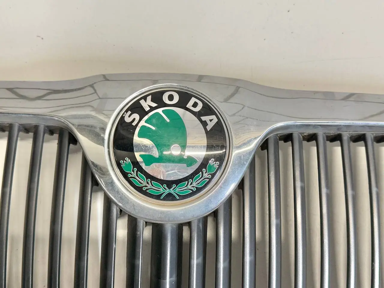 Kühlergrill Frontgrill für SKODA Octavia II 1Z 09-13 1Z0853668A