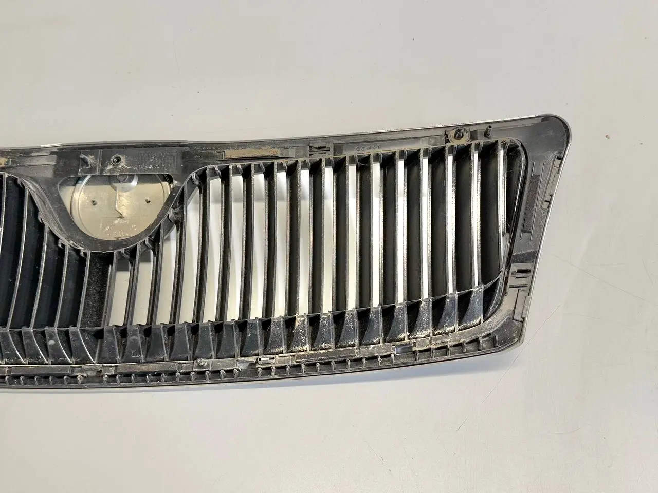 Kühlergrill Frontgrill für SKODA Octavia II 1Z 09-13 1Z0853668A