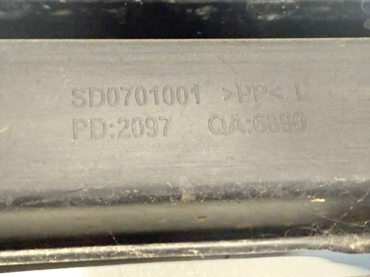 Lüftungsgitter, Stoßstangengitter vorn Mitte für SKODA Octavia 1Z 1Z0853677