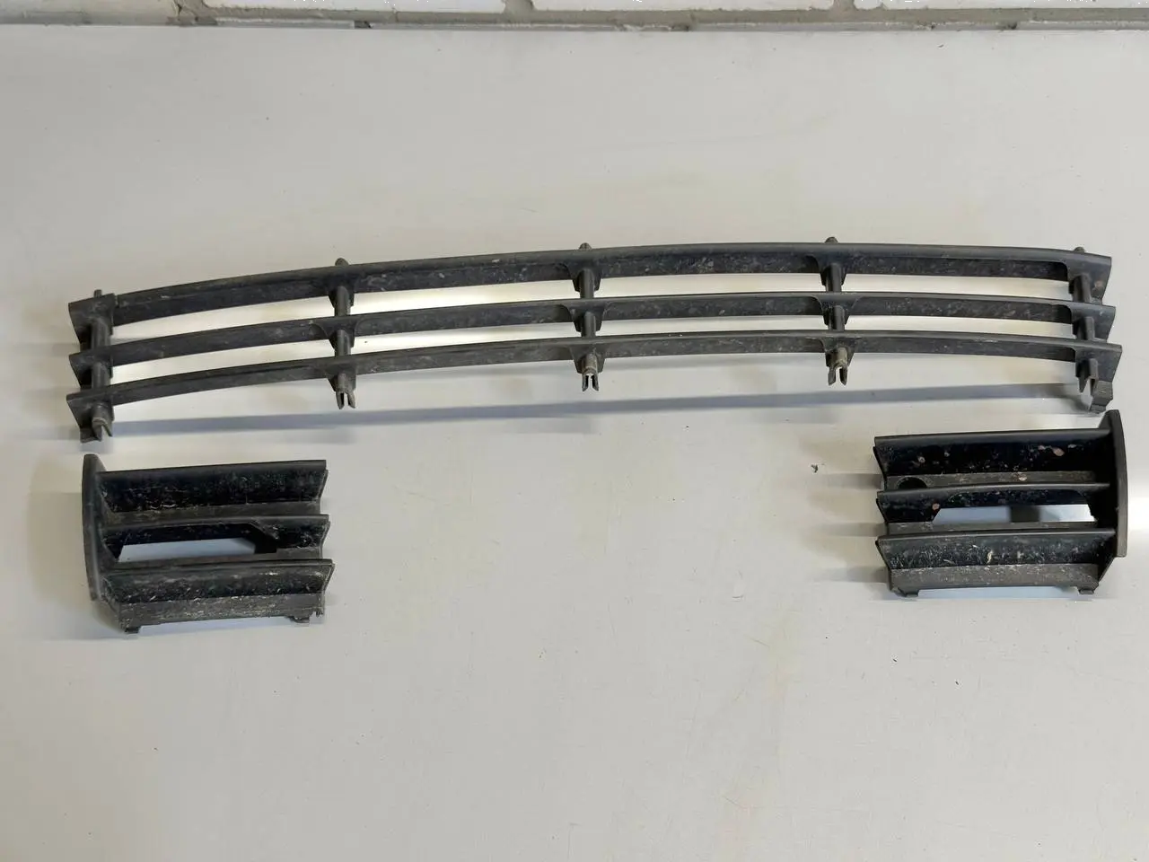 Lüftungsgitter, Stoßstangengitter vorn Mitte für SKODA Octavia 1Z 1Z0853677