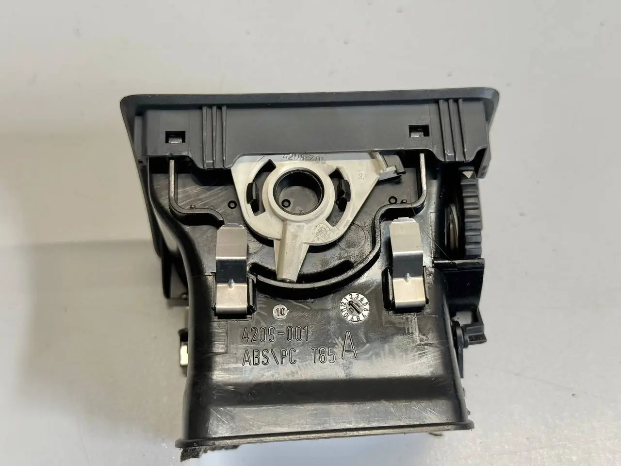 Luftdüse Lüftungsgitter Luftströmer SKODA Fabia 6Y5 1.4 2001 Kombi 6Y0819701