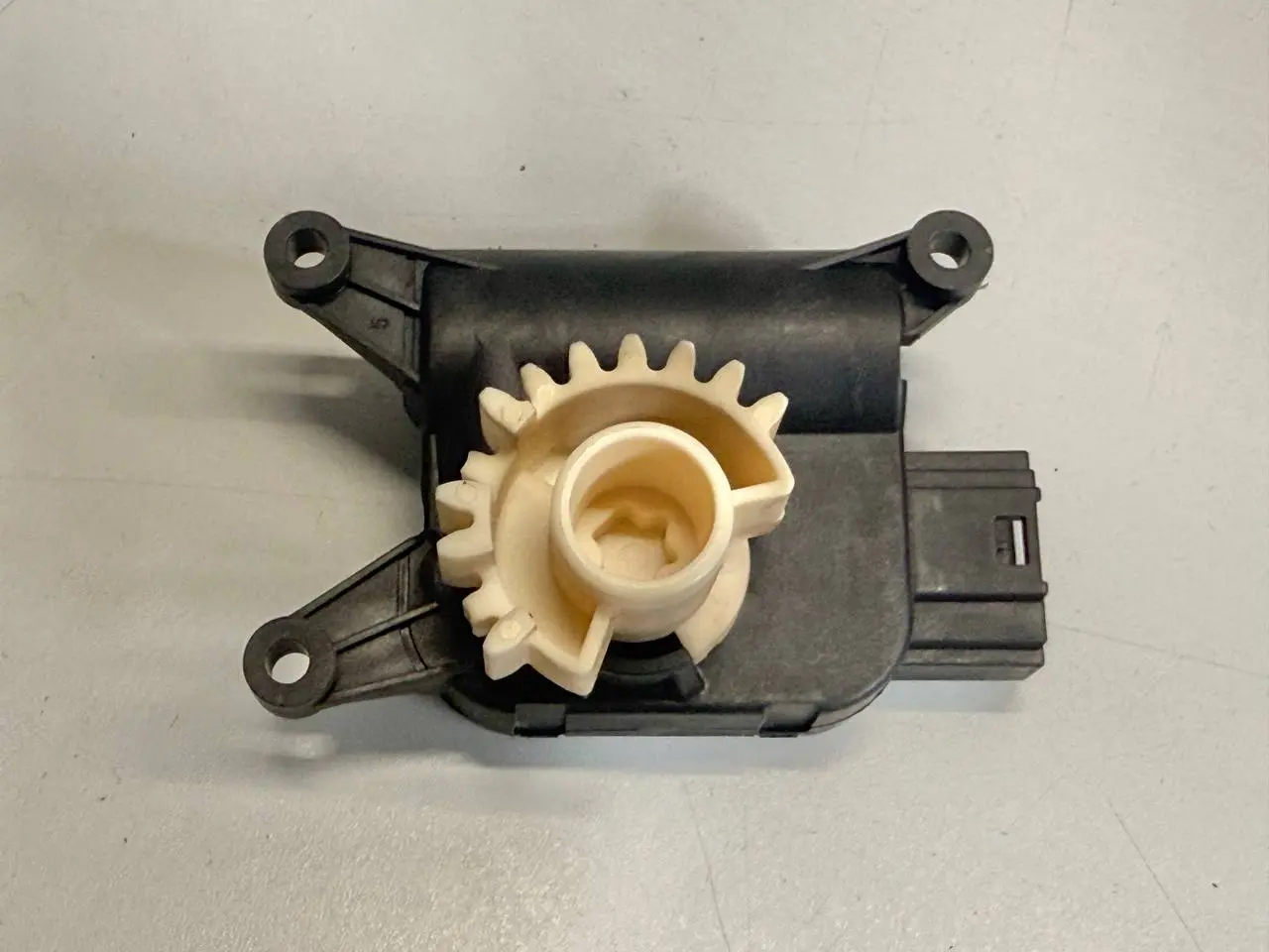 Stellmotor Klimaregelung SKODA Octavia 1Z5 1,9 TDI 2004 Kombi 0132801336