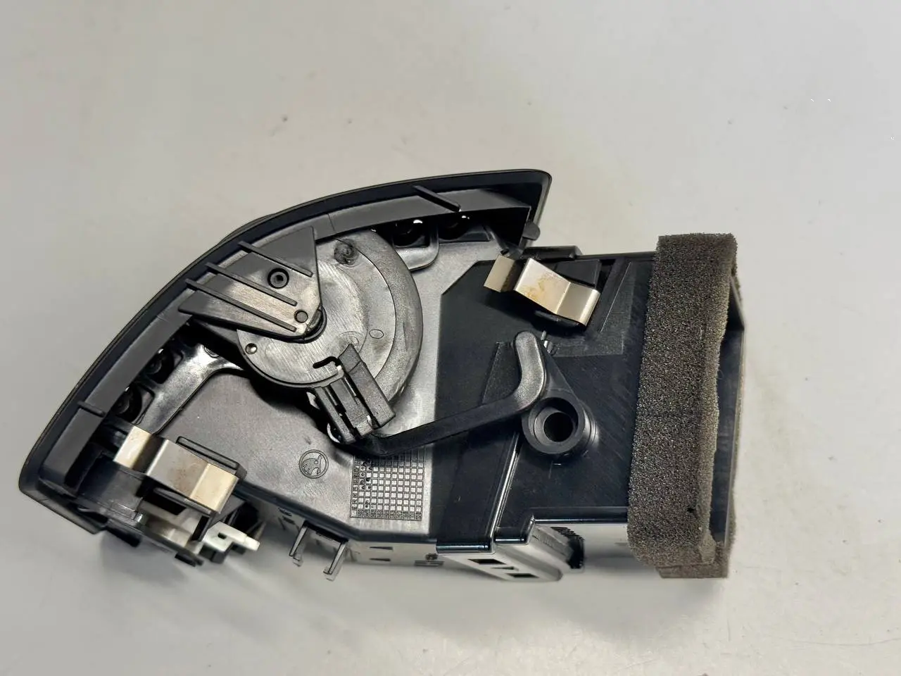 Luftdüse Lüftungsdüse Lüftungsgitter vorne links Skoda Octavia 1Z5 1Z0819701