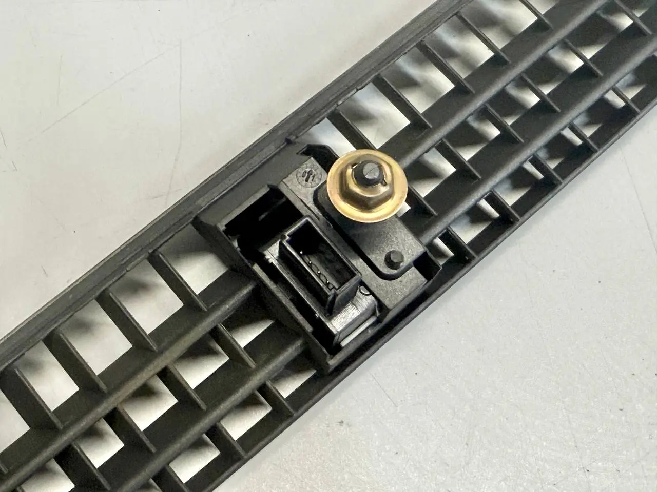 Lüftungsgitter Armaturenbrett A6 Audi A6 Avant 4B5 TDI 2.5L 2002 4B0819635