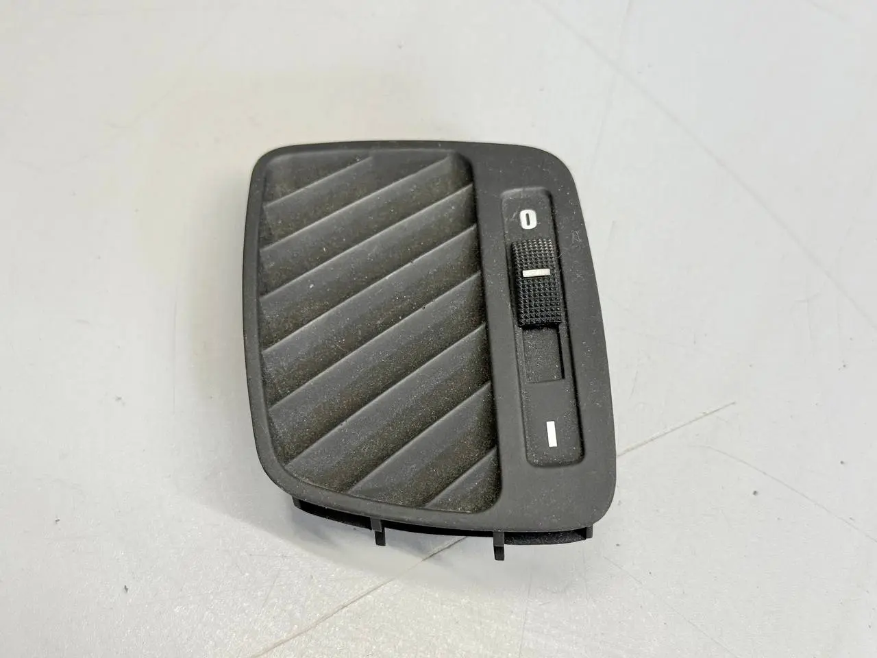 Luftdüse Lüftungsgitter Audi A6 Avant 4B5 TDI 2.5L 2002 4B0819794