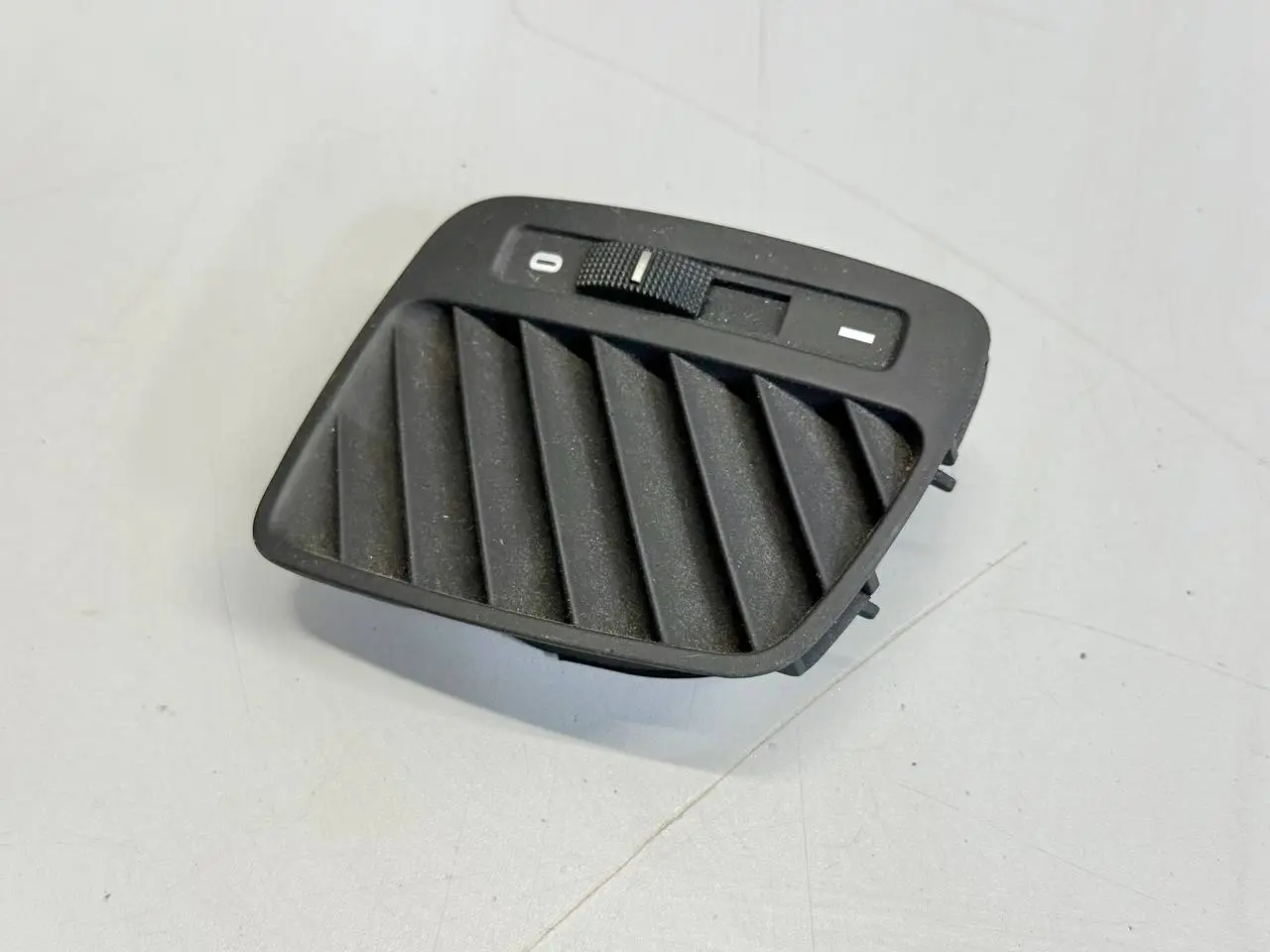 Luftdüse Lüftungsgitter Audi A6 Avant 4B5 TDI 2.5L 2002 4B0819794