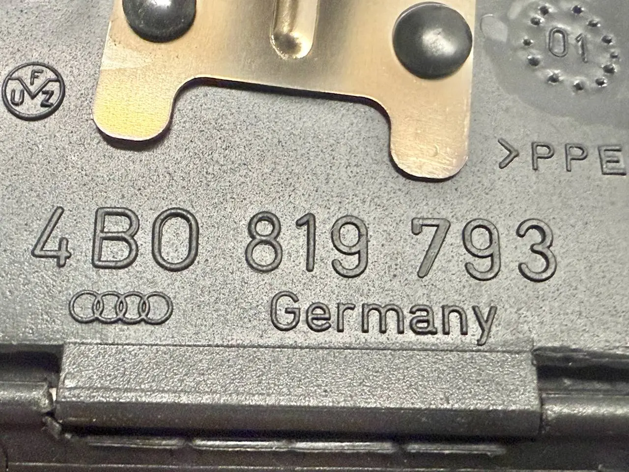 Luftdüse Luftausströmer Audi A6 Avant 4B5 TDI 2.5L 2002 4B0819793