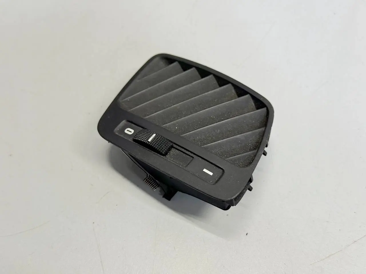 Luftdüse Luftausströmer Audi A6 Avant 4B5 TDI 2.5L 2002 4B0819793