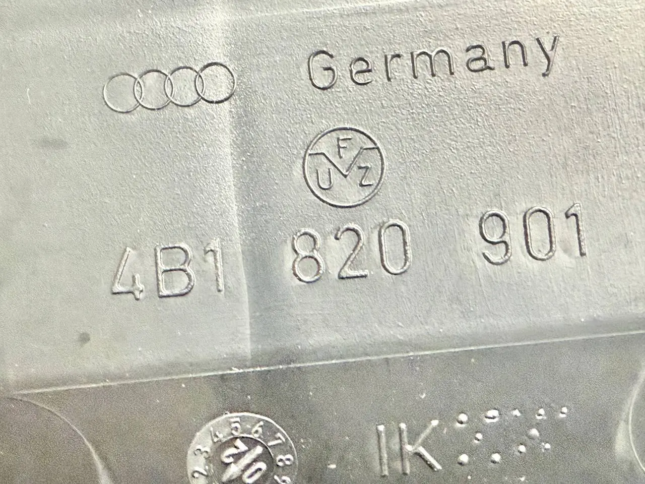 Luftdüse Lüftungsgitter Audi A6 Avant 4B5 TDI 2.5L 2002 4B1820901