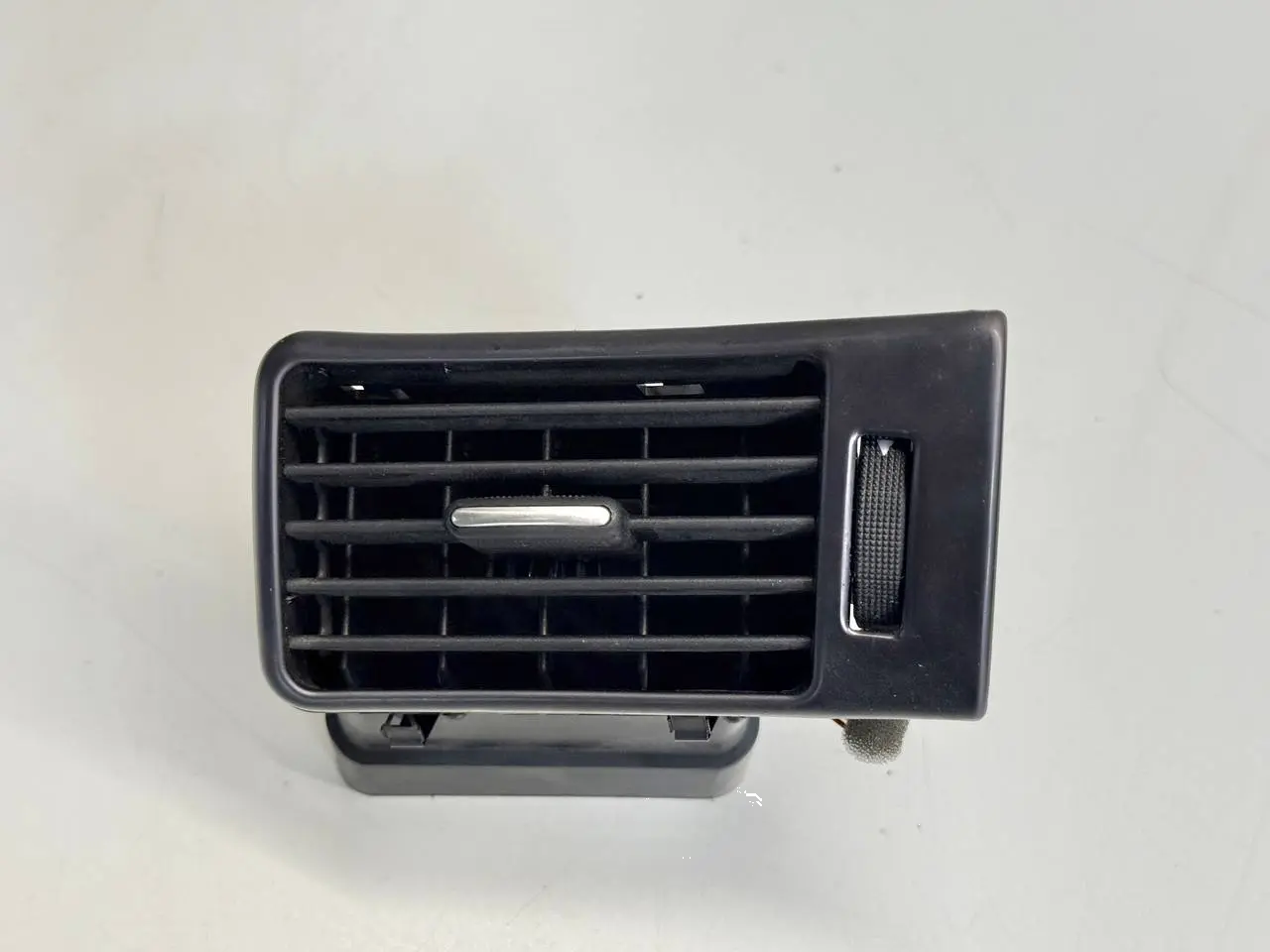 Luftdüse Lüftungsgitter Audi A6 Avant 4B5 TDI 2.5L 2002 4B1820901
