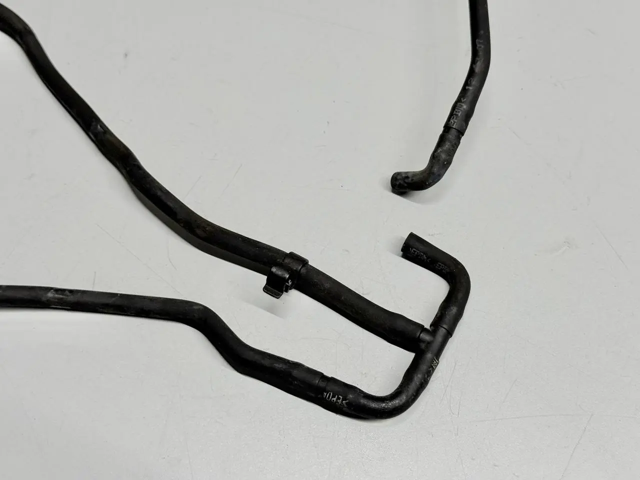 Vakuumpumpenschlauch Unterdruckschlauch Schlauch FORD Mondeo CA2 2.0L TDCi 2008