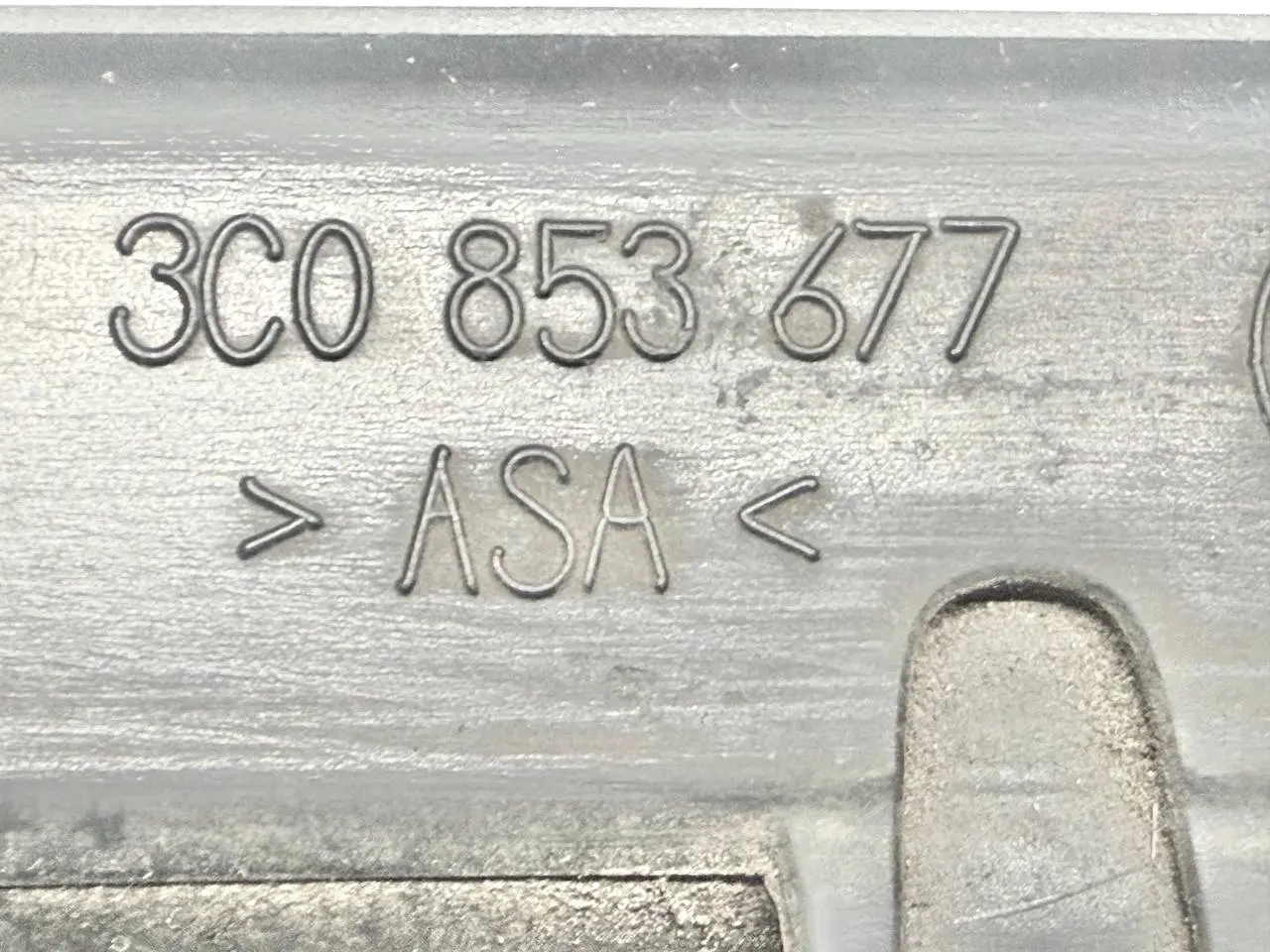 Kühlergitter Stoßstangengitter Lüftungsgitter VW Passat 3C 2.0l FSI 3C0853677