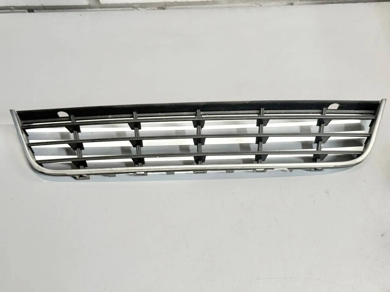 Kühlergitter Stoßstangengitter Lüftungsgitter VW Passat 3C 2.0l FSI 3C0853677