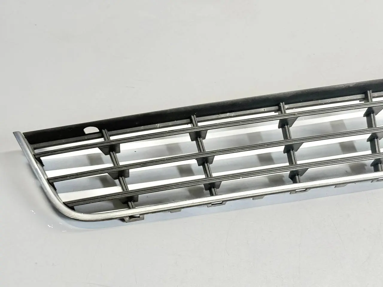Kühlergitter Stoßstangengitter Lüftungsgitter VW Passat 3C 2.0l FSI 3C0853677