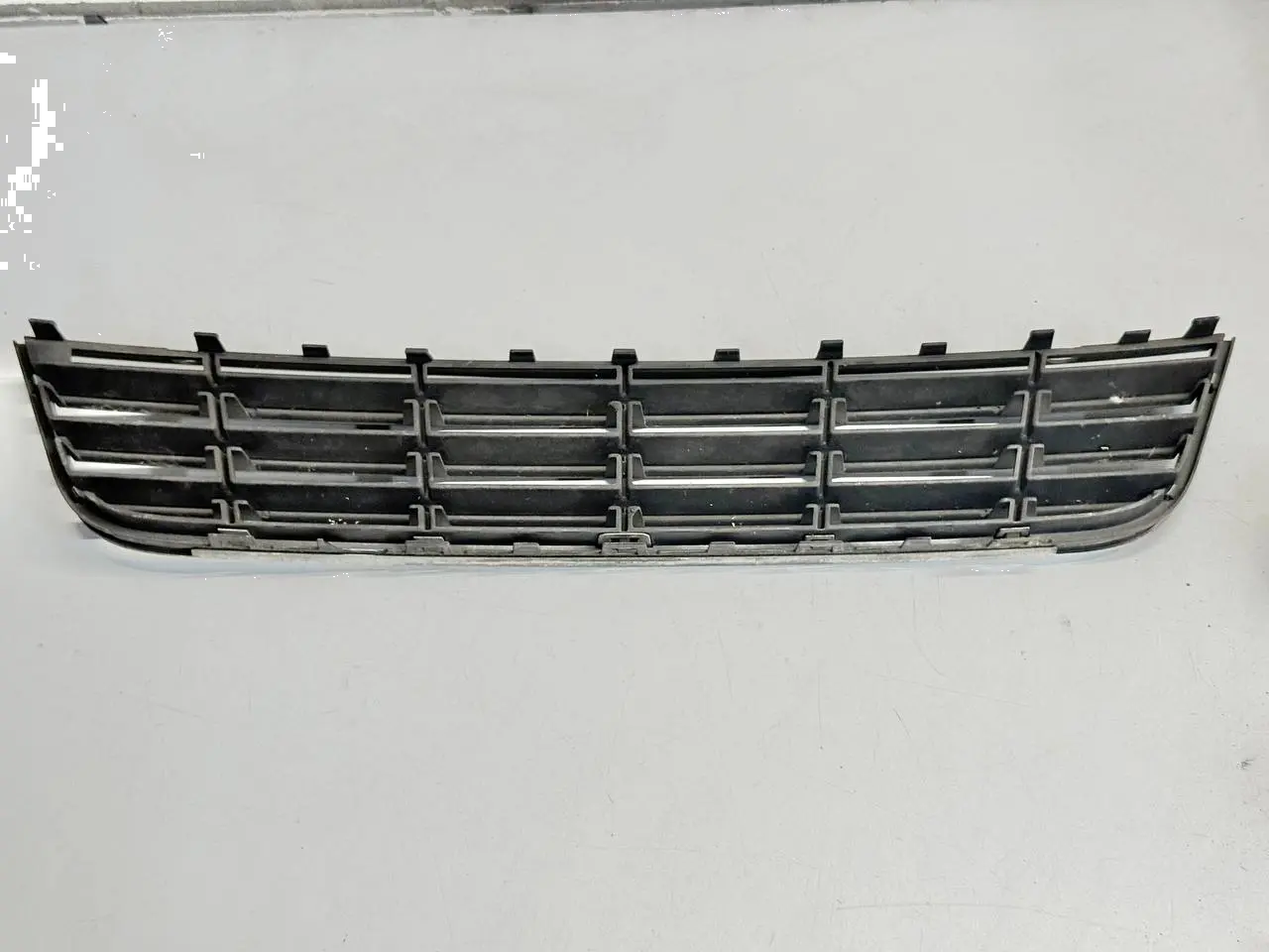 Kühlergitter Stoßstangengitter Lüftungsgitter VW Passat 3C 2.0l FSI 3C0853677