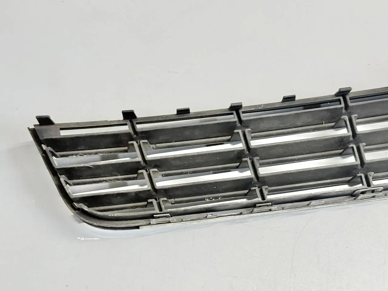 Kühlergitter Stoßstangengitter Lüftungsgitter VW Passat 3C 2.0l FSI 3C0853677