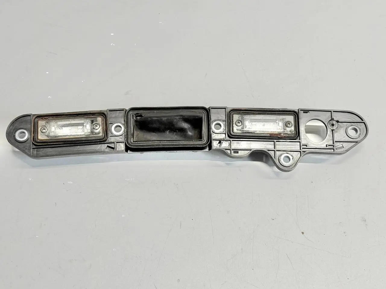 Heckklappenöffner Heckklappengriff Taster für VW Touran 1T1 2003 1T0827574L