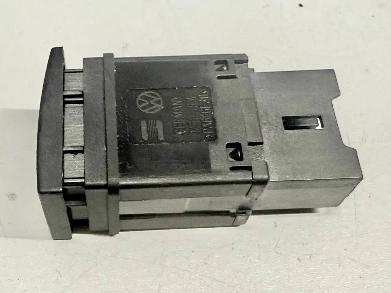 Airbagkontrollleuchte Schalter Anzeige Polo 9N VW Polo 9N1 1,2L 2002 6Q0919235