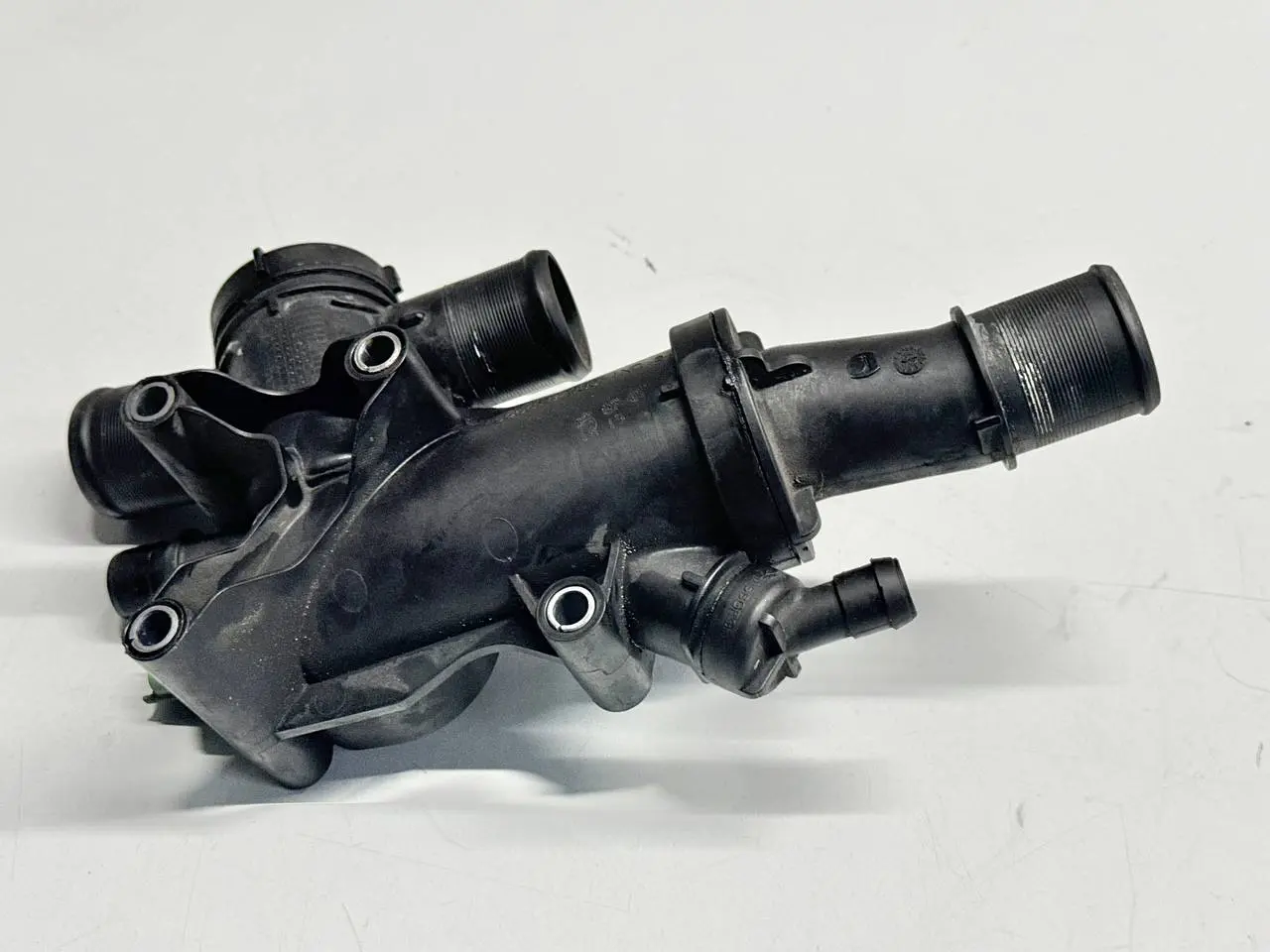 Thermostatgehäuse mit Thermostat und FORD Mondeo CA2 2.0L TDCi 2008 9656182980