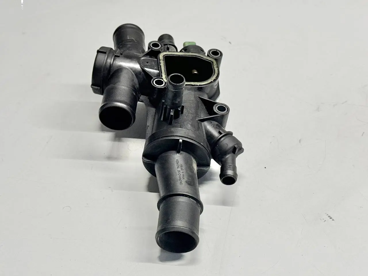 Thermostatgehäuse mit Thermostat und FORD Mondeo CA2 2.0L TDCi 2008 9656182980