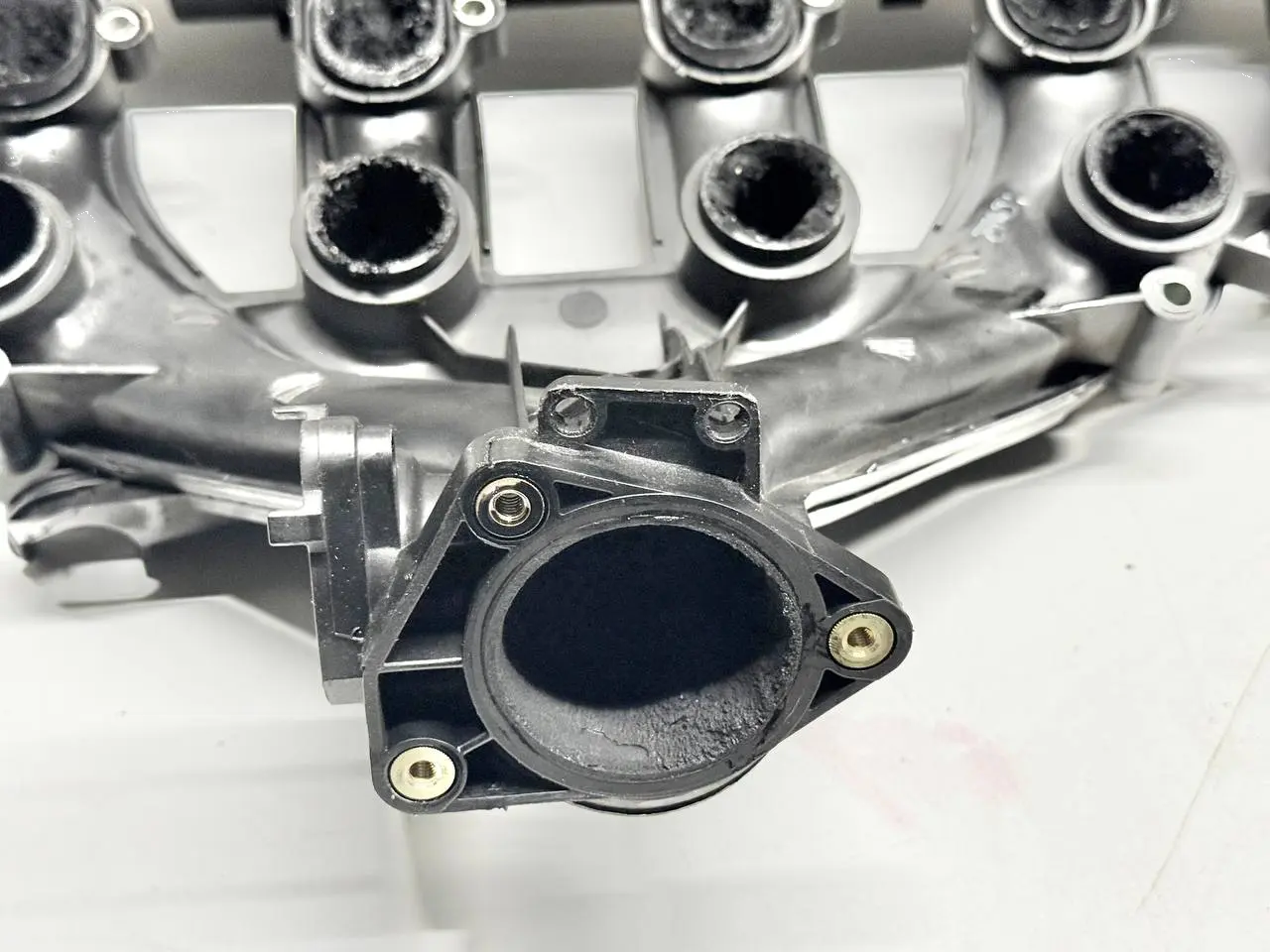 Ansaugkrümmer Ansaugbrücke Einlass FORD Mondeo CA2 2.0L TDCi 2008 6ASIEMENS006