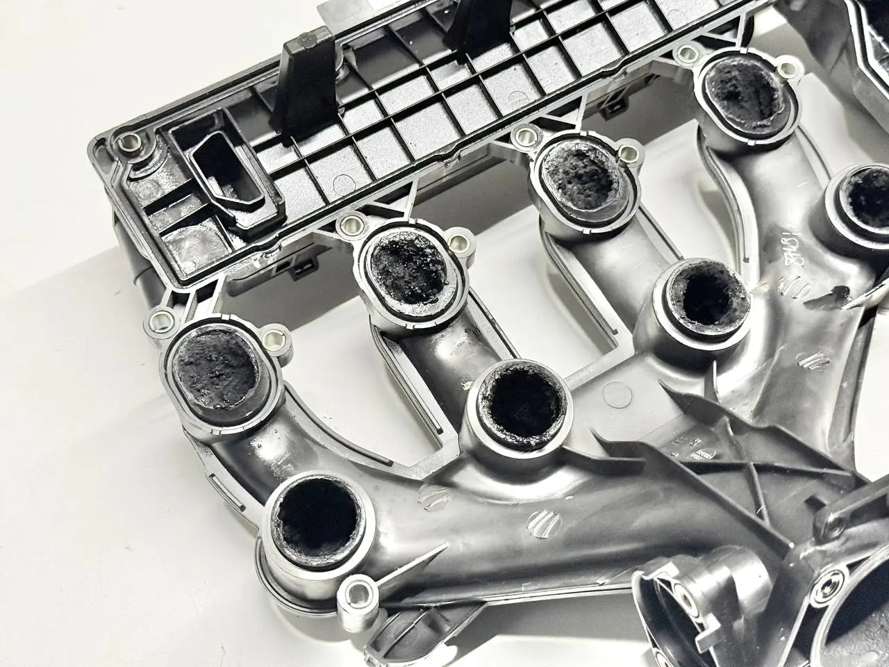 Ansaugkrümmer Ansaugbrücke Einlass FORD Mondeo CA2 2.0L TDCi 2008 6ASIEMENS006
