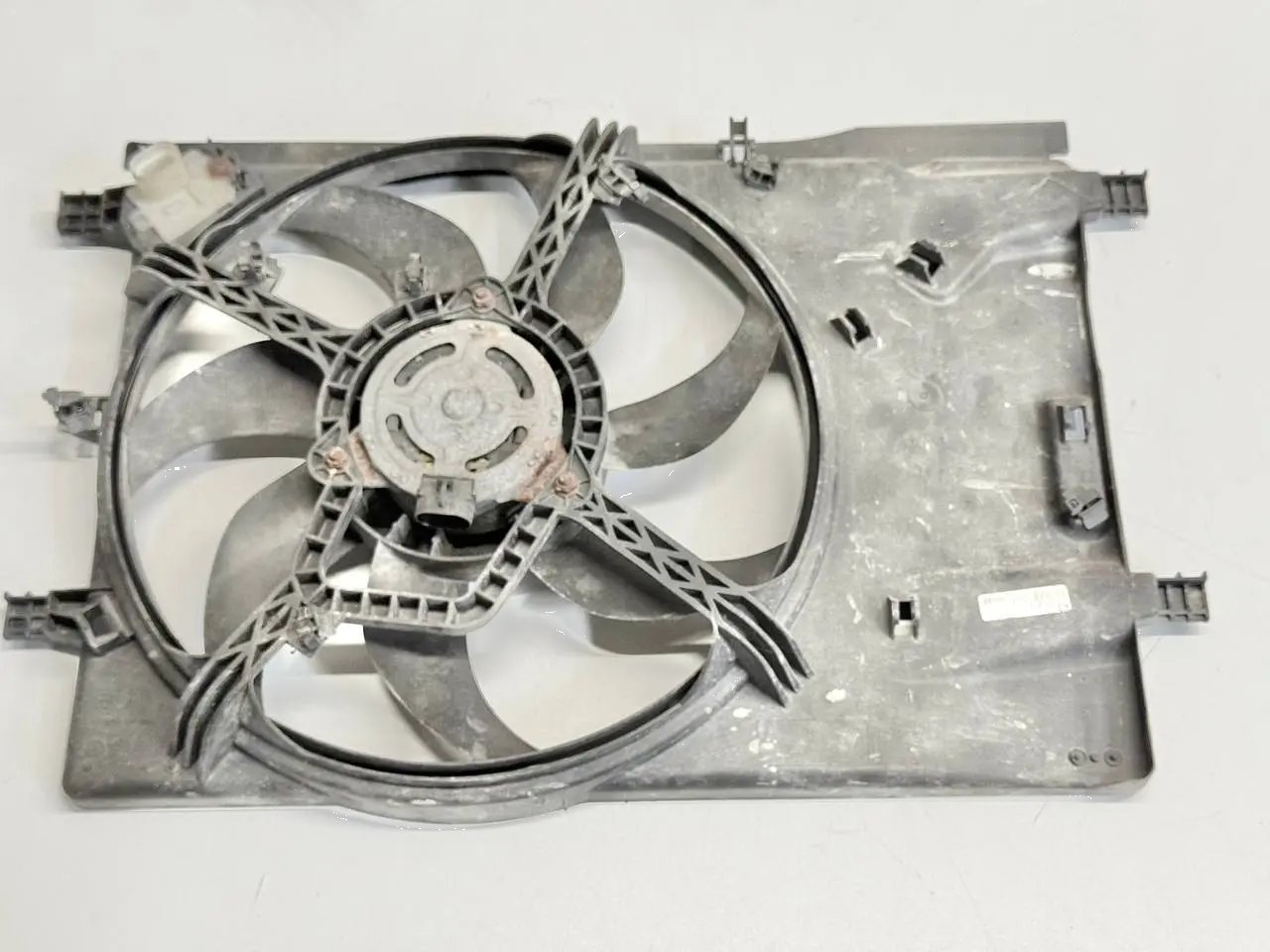 Kühlerlüfter Elektrolüfter Lüftermotor Corsa D Opel Corsa D 1.2L 2008 55704030