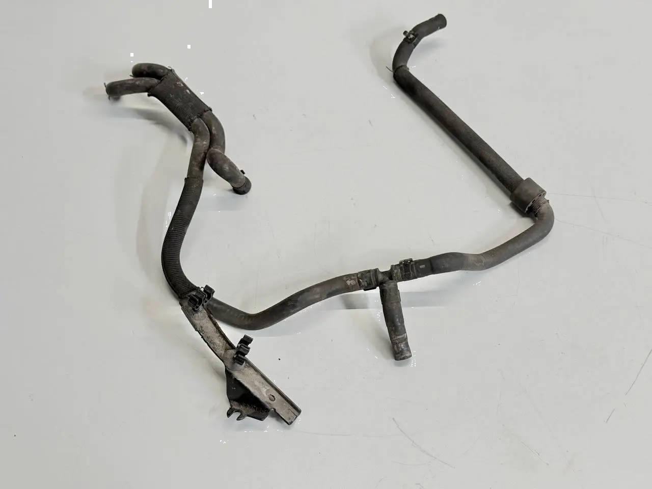 Kühlerschlauch Wasserschlauch Kühlwasserschlauch VW Golf5 1K1 1.4L 1K0122447AD