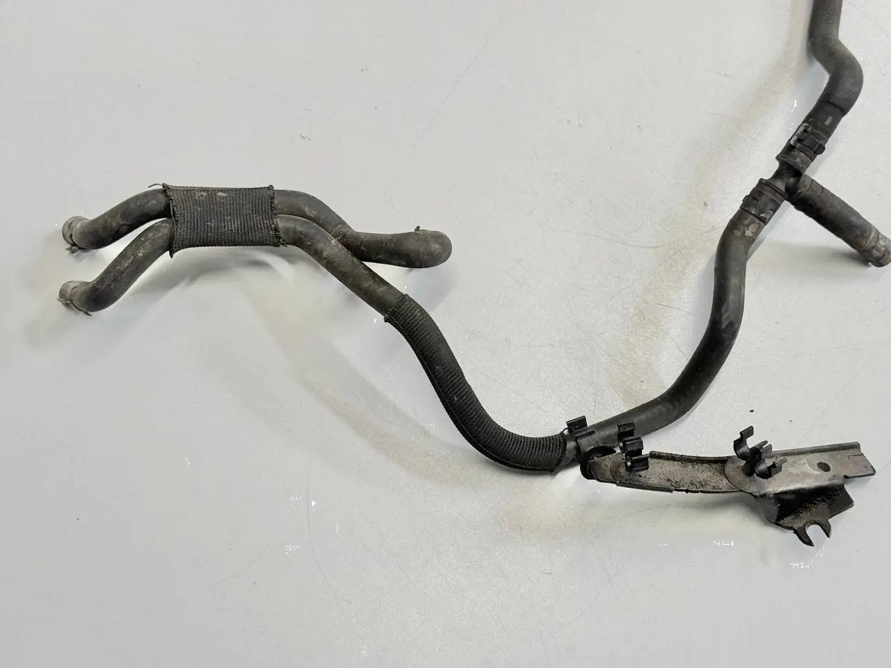 Kühlerschlauch Wasserschlauch Kühlwasserschlauch VW Golf5 1K1 1.4L 1K0122447AD
